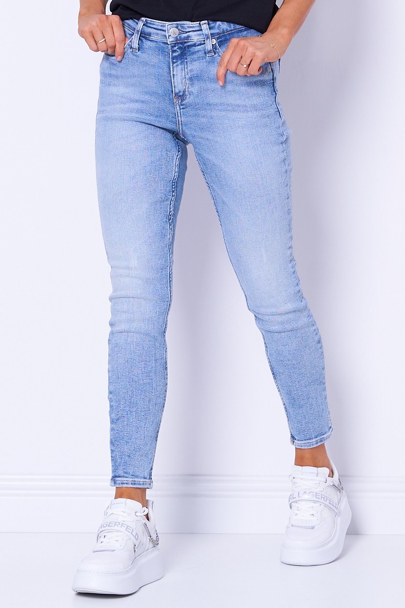 jasne-jeansy-damskie-379whu-1.jpg